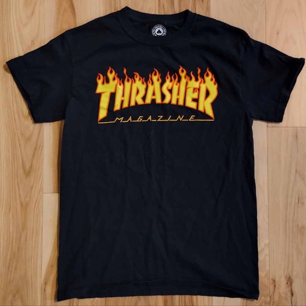 Thrasher Magazine classic flame font logo t-shirt size small